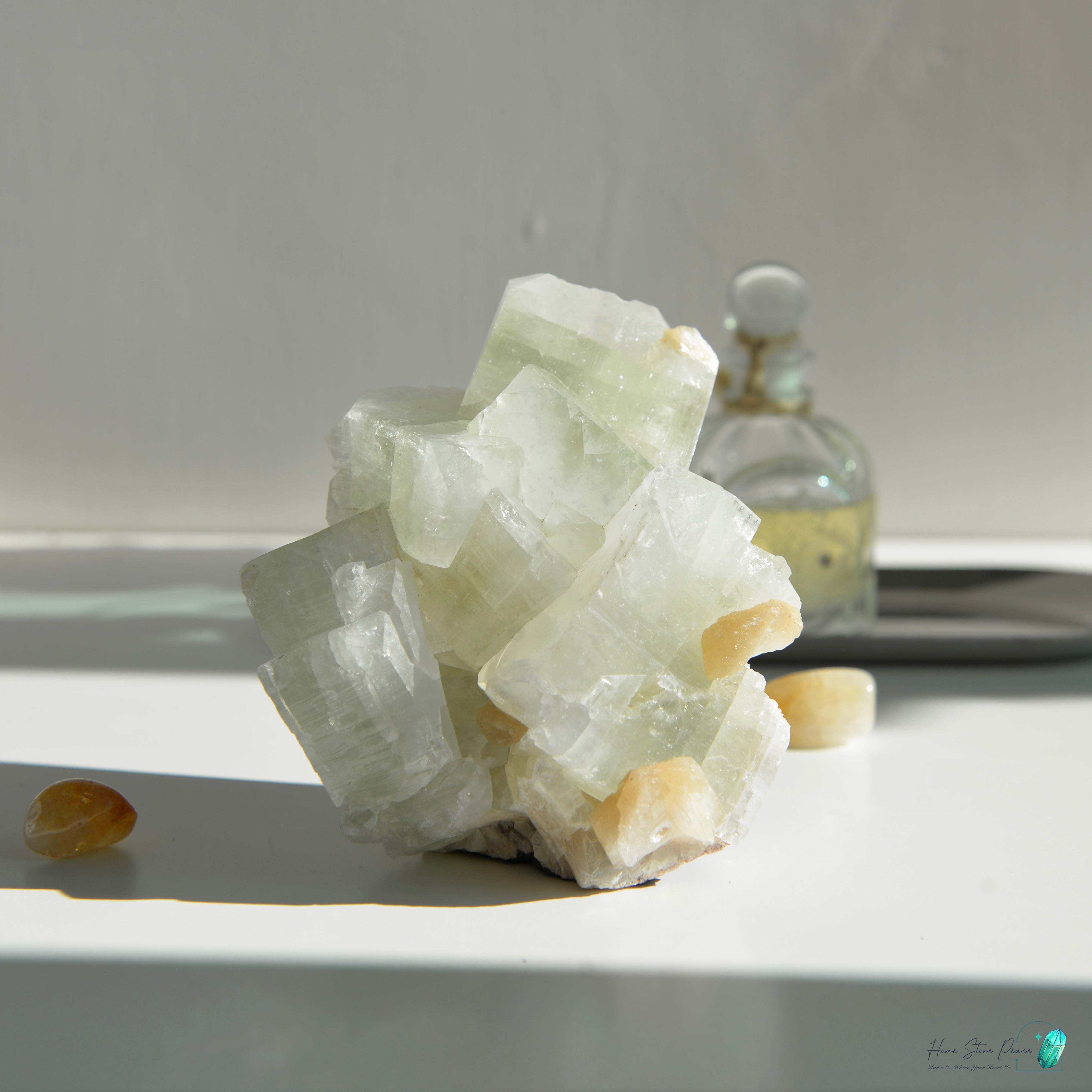 精品印度大顆綠魚眼石橙輝沸石共生原石 Green Apophyllite with Peach Stilbite Cluster