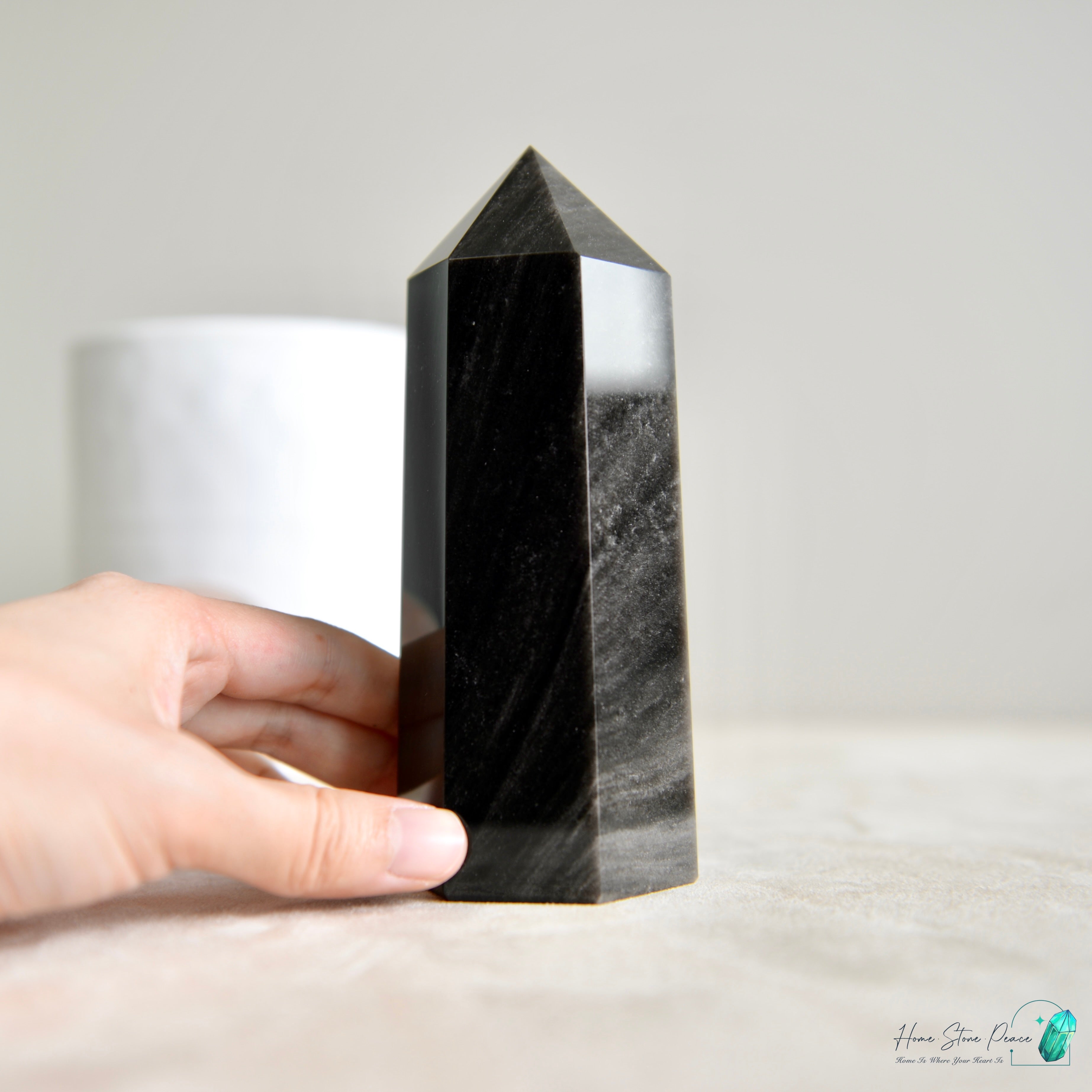 銀曜石柱(中型) Silver Sheen Obsidian Tower (Palm-Size)