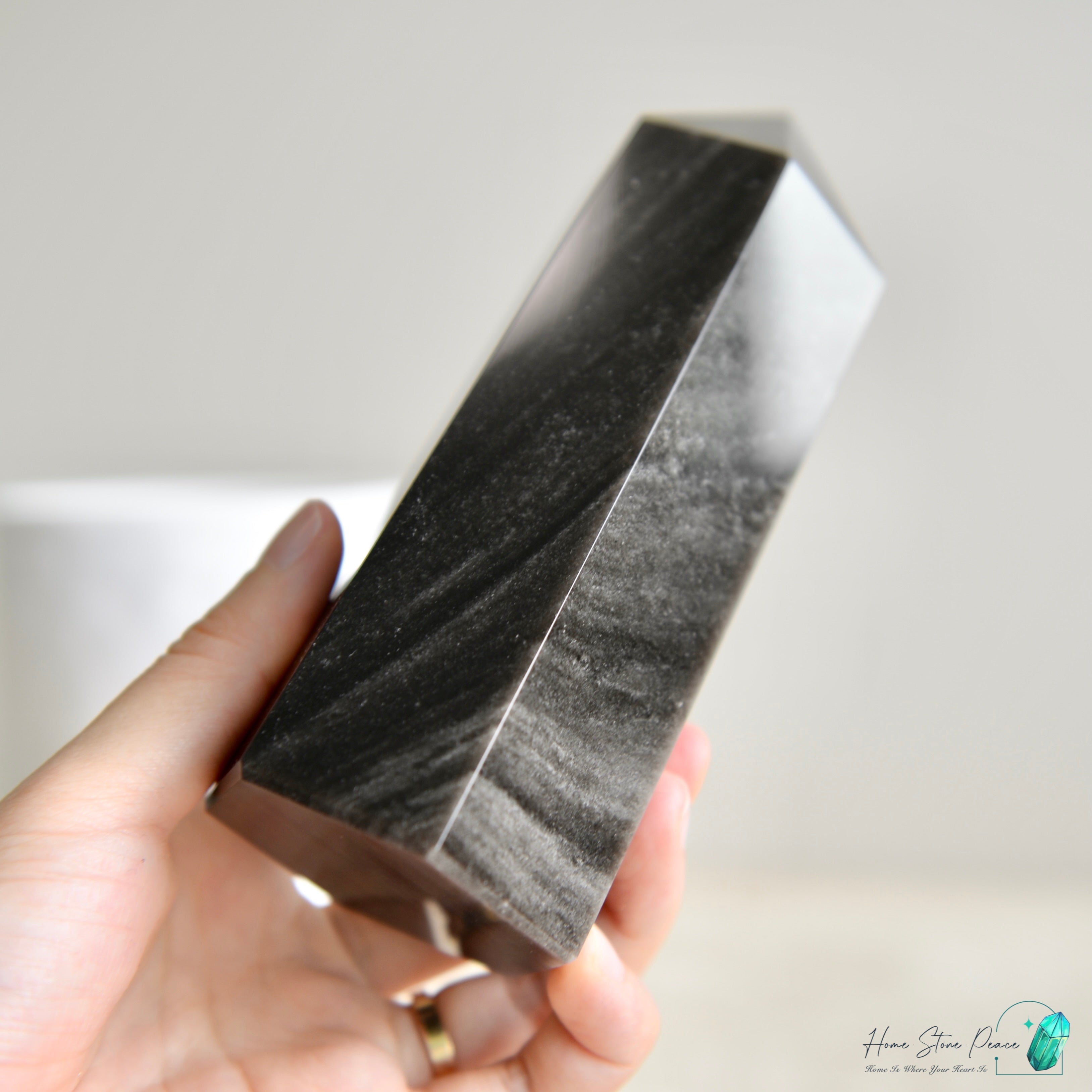 銀曜石柱(中型) Silver Sheen Obsidian Tower (Palm-Size)