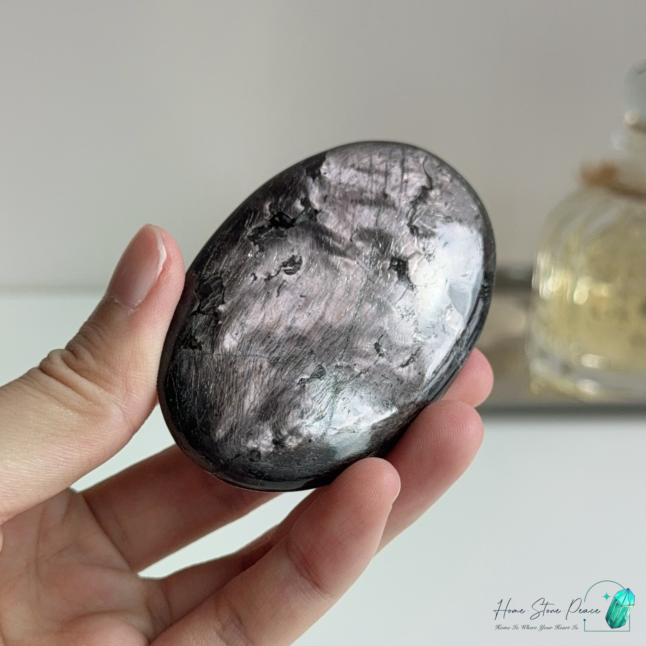 蘇輝石（金運石）手握り石 Hypersthene Palm Stone